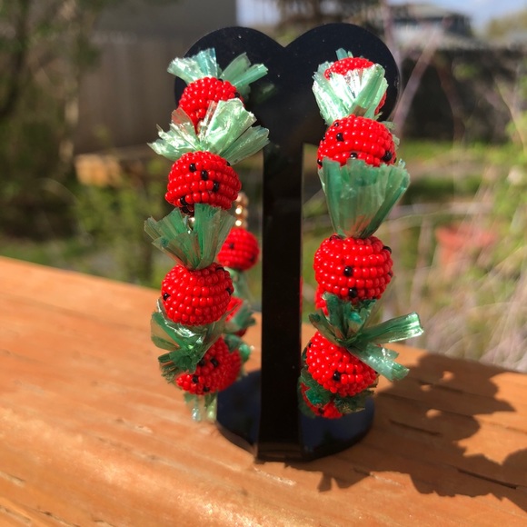 Kenneth J Lane 🆕 Strawberry Hoop earrings $80 retail - Picture 5 of 6